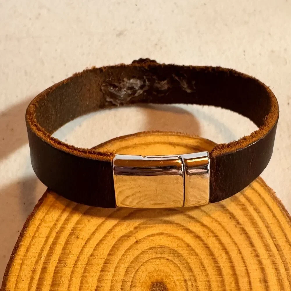 81/2 inch Leather Wristband Bracelet Silver Horses, Concho & Magnetic Clasp